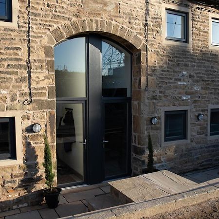 Unique Barn Conversion In Saddleworth Oldham Eksteriør billede