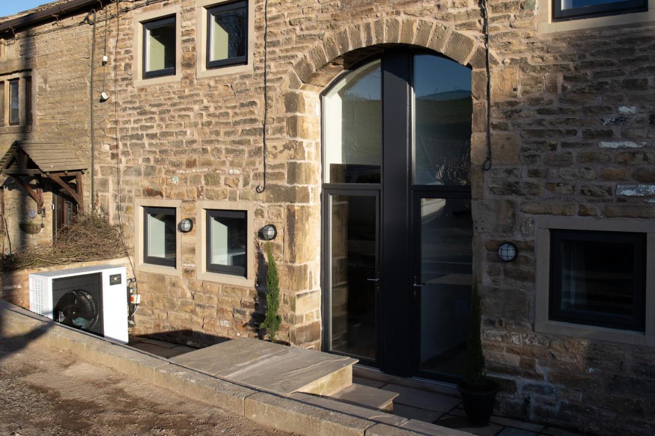Unique Barn Conversion In Saddleworth Oldham Eksteriør billede