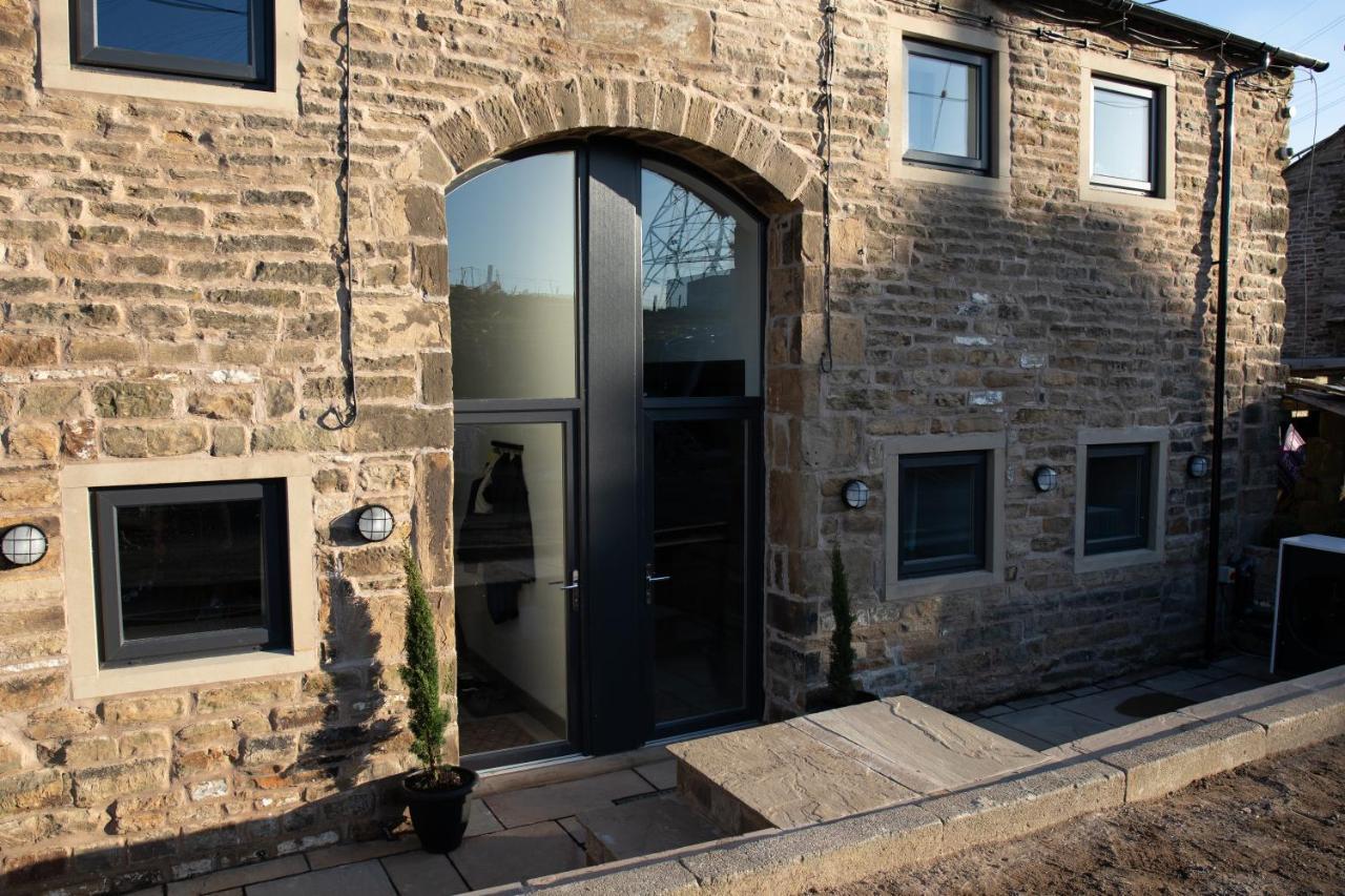 Unique Barn Conversion In Saddleworth Oldham Eksteriør billede